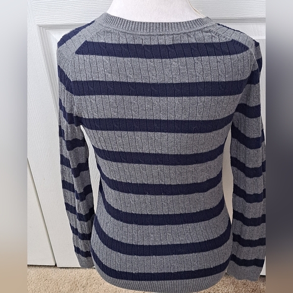Striped V-Neck Sweater - Gray and Black   Size M - Picture 3 of 8